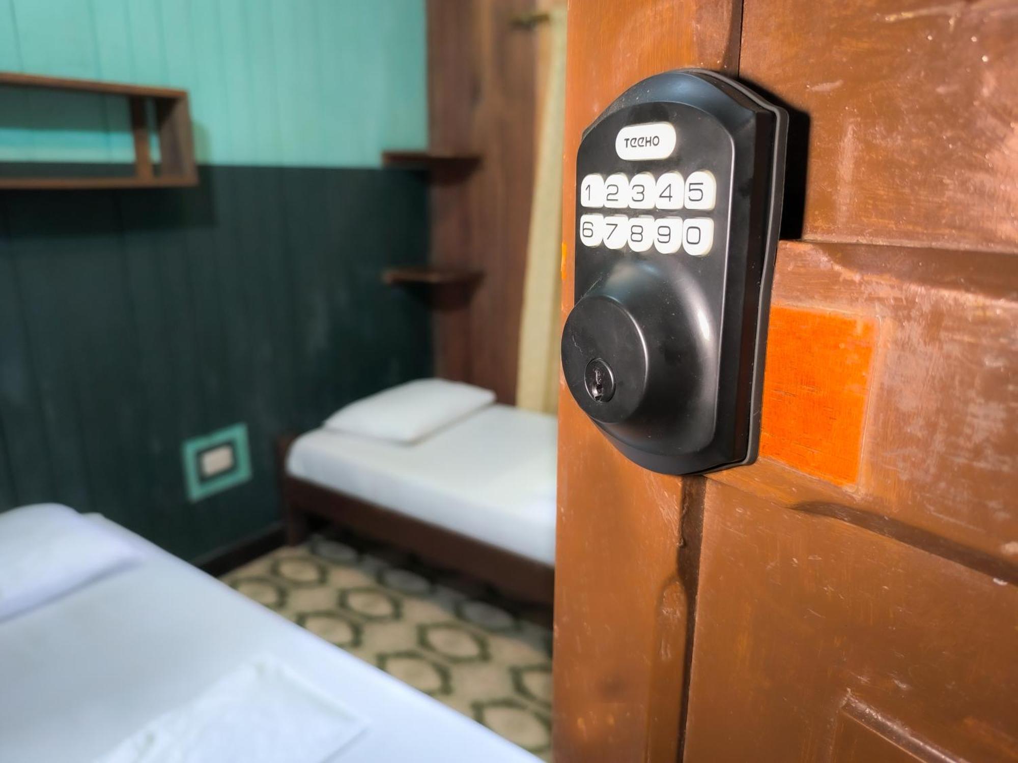 Hostel Casa De Las Palmas Tours Leticia Luaran gambar