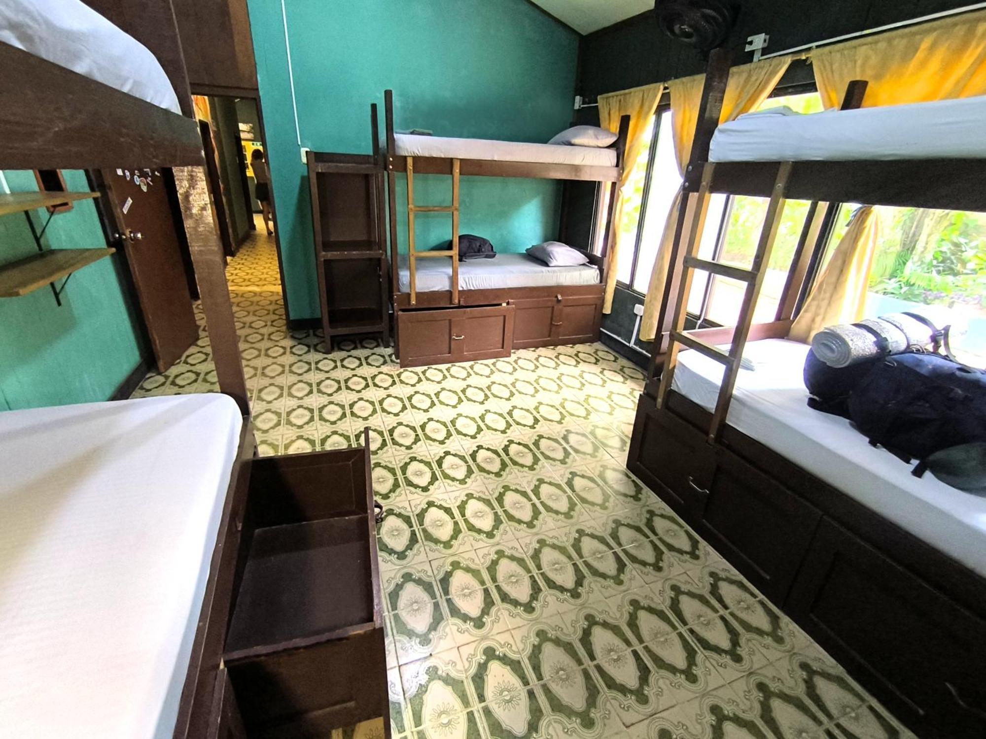 Hostel Casa De Las Palmas Tours Leticia Luaran gambar
